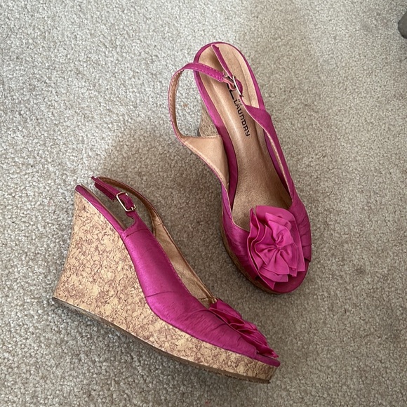 Wedge Sandals - Picture 2 of 5